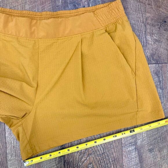Athleta Textured Brooklyn Short In Tuscan Gold Mustard Yellow Activewear sz 16 - Picture 9 of 10